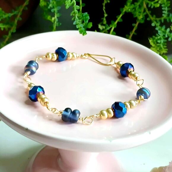 Boho Chic Blue Glass Beaded Bracelet, Holographic Faceted Glass, 6.5" - Picture 4 of 5